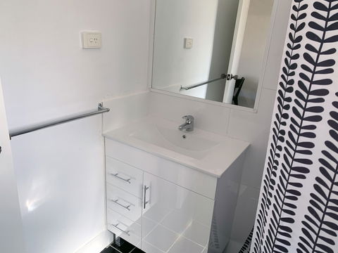 Baths Motel - C Tourism 2