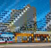 Surfers Hawaiian Holiday Apartments - C Tourism