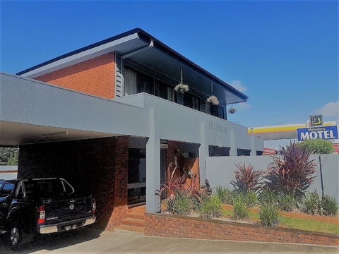 Mahogany Motel - C Tourism 0