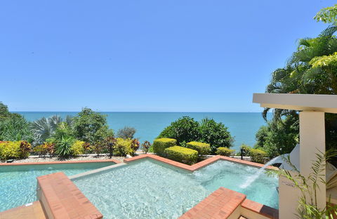 Bellevue At Trinity Beach - C Tourism 1