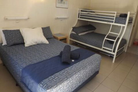 Sunbird Motel - C Tourism 6