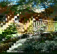 Meredith House - C Tourism