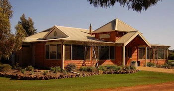 Adinfern Estate - C Tourism 0