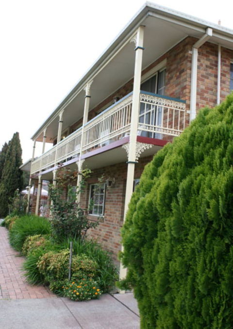 Grand Manor Motor Inn - Queanbeyan - C Tourism 1