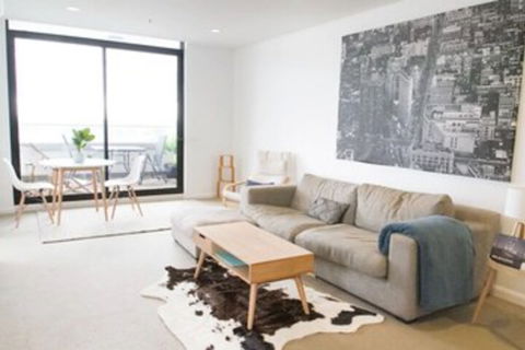 Modern 2 Bedroom Apartment In Melbournes Northcote - C Tourism 1