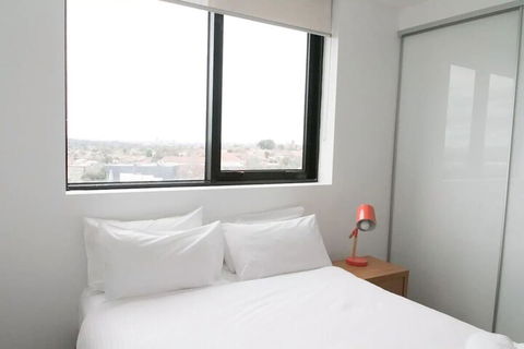 Modern 2 Bedroom Apartment In Melbournes Northcote - C Tourism 5