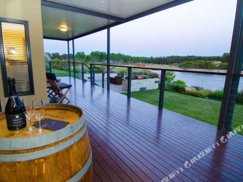 Charlie Bravo Villa Margaret River - C Tourism 1