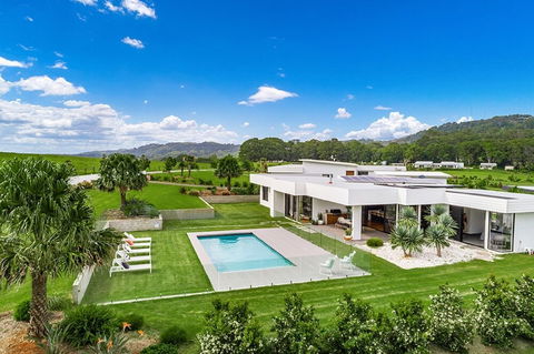 Your Luxury Escape - Scenic Vista - C Tourism 5