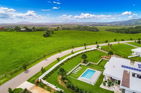 Your Luxury Escape - Scenic Vista - C Tourism 1