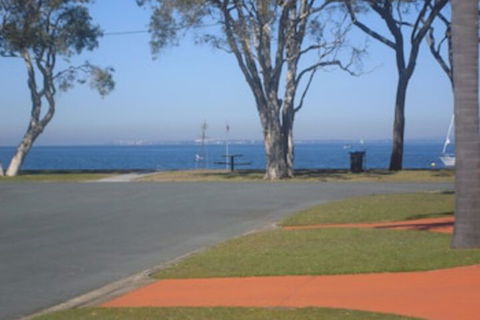 Immaculate First Floor Waterfront Unit Welsby Pde Bongaree - C Tourism 0