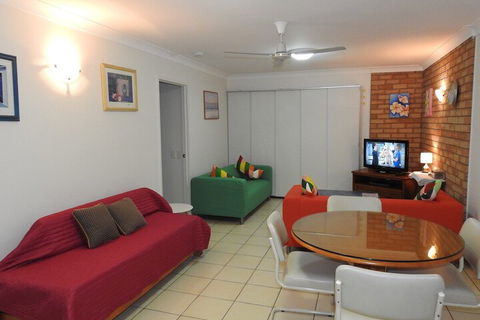 Immaculate First Floor Waterfront Unit Welsby Pde Bongaree - C Tourism 3