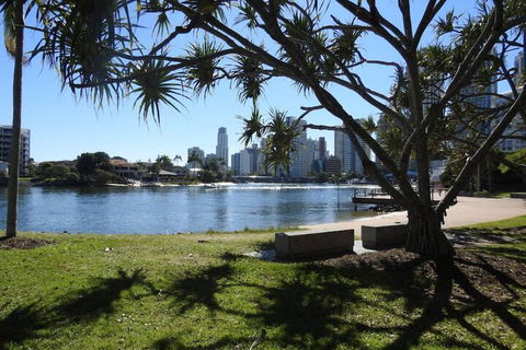 2 Bedroom Apartment In Surfers Central - C Tourism 7