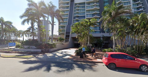 2 And 3 Bedroom Apartments Within Crown Towers - C Tourism 2