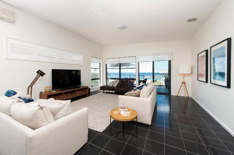 Mollymook Beachfront Penthouse 9 - C Tourism 2