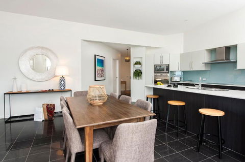 Mollymook Beachfront Penthouse 9 - C Tourism 5