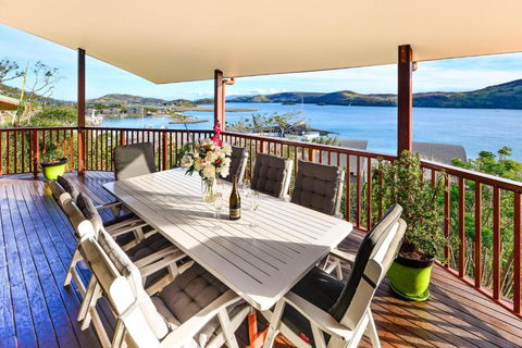 NEWLY BEAUTFULLY RENOVATED 16 The Casuarina 3 Bedroom House With 180 Degree Ocean Views - C Tourism 2