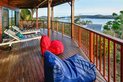 NEWLY BEAUTFULLY RENOVATED 16 The Casuarina 3 Bedroom House With 180 Degree Ocean Views - C Tourism 4