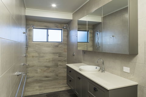Beachside Bliss In Clifton Beach - C Tourism 1