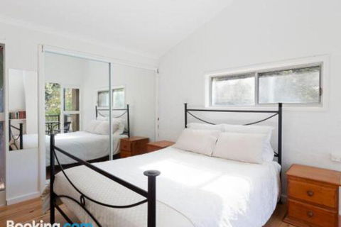 Gymea Retreat 56 Ullora Close Tri Level Home With WIFI & Aircon - C Tourism 5