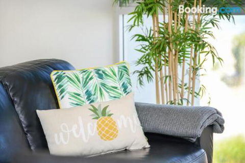 Bayline Beachfront Apartment No 4 - C Tourism 6