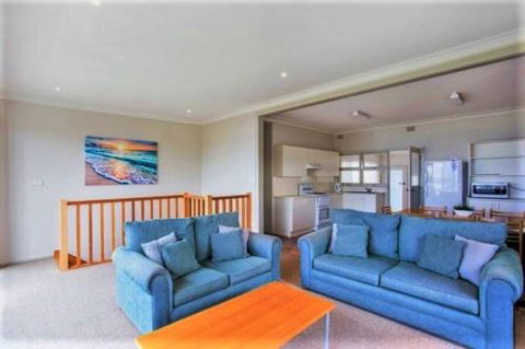 Seaside Beach House 25 Seaside Pde - C Tourism 6