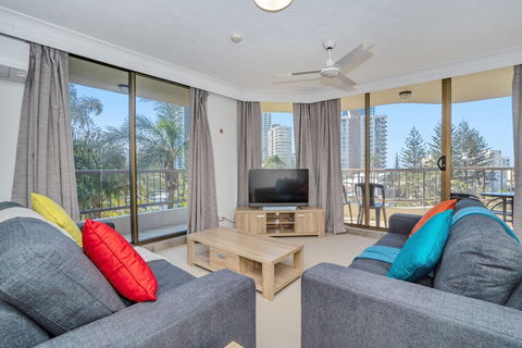 Terrific Location Large 2BR 2 Bath Apt - C Tourism 6
