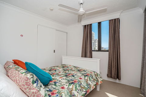 Terrific Location Large 2BR 2 Bath Apt - C Tourism 5