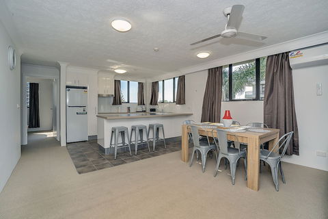 Terrific Location Large 2BR 2 Bath Apt - C Tourism 4