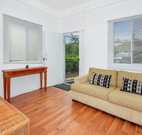 Easy Going Holiday Unit On McKenzie MK6 - C Tourism
