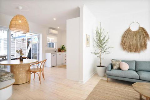 Pine At Arlos Refined Luxury In Glenelg - C Tourism 1