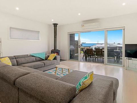 Swan Bay Views - C Tourism 2