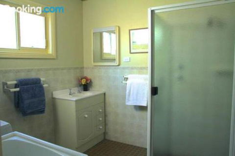 Schoolhouse Cottage American River - C Tourism 5