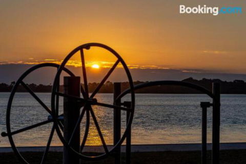 Family Getaway Close To Beach & Restaurants - C Tourism 3