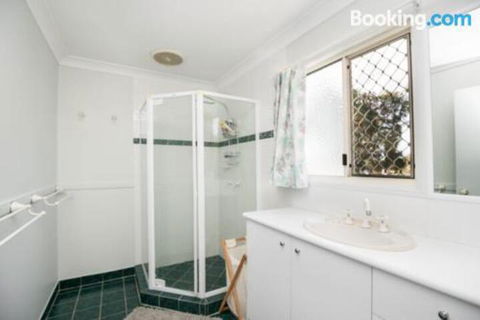 Family Getaway Close To Beach & Restaurants - C Tourism 4