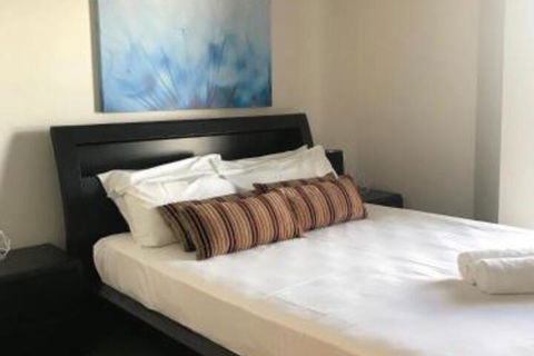 Townsville Strand Lighthouse Apartment 3 - C Tourism 6