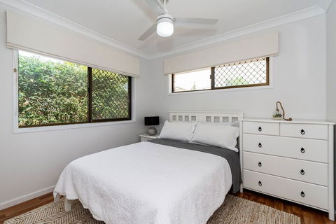 Freshly Renovated Dog Friendly House Walking Distance To Waterfront - C Tourism 2