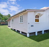 Close to Water Restaurants  Clubs Toorbul St. Bongaree - C Tourism