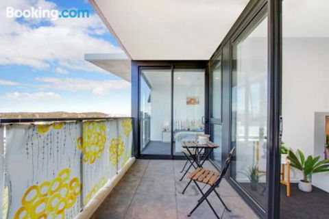 Cozy Homely Apartment CBR Central - C Tourism 2