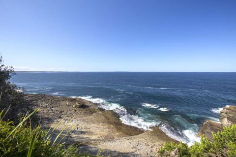 Stunning Clifftop Location 213 Mitchell Pde - C Tourism 0