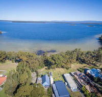 SORRENTO LAKESIDE Sanctuary Point 4pm check out Sundays - C Tourism