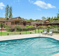 THE ELMS Berry Berry  Surrounds 4pm check out Sundays