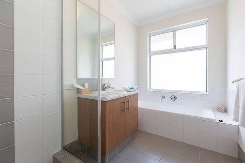 The Currawong - C Tourism 0