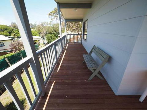 Sunset Deck Beach House Sandy Point - C Tourism 6