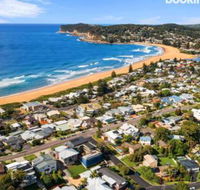 Beachfront Delight 14b Bareena Avenue - C Tourism