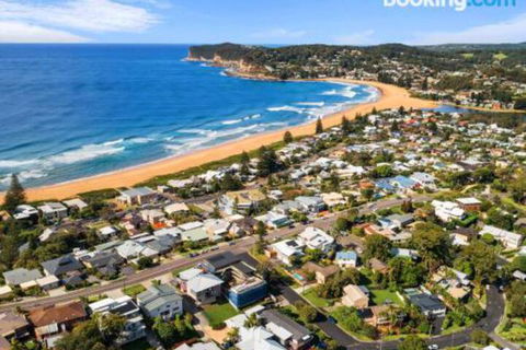 Beachfront Delight 14b Bareena Avenue - C Tourism 0