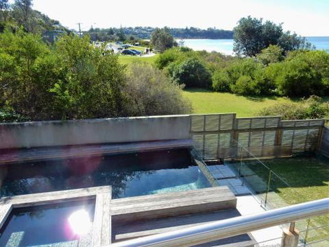 Beachfront Location 28 Mitchell Pde - C Tourism 3