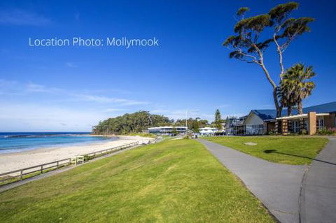 Beachfront Location 28 Mitchell Pde - C Tourism 1