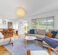 MOBYS at HYAMS Hyams Beach 4pm check out Sundays - C Tourism