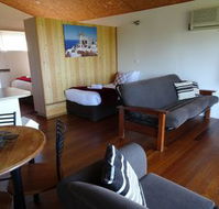 22 Korora Palms 1 Bedroom Bure - C Tourism