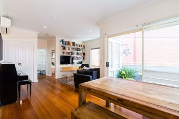 KIM 2BDR West Melbourne Apartment - C Tourism 5